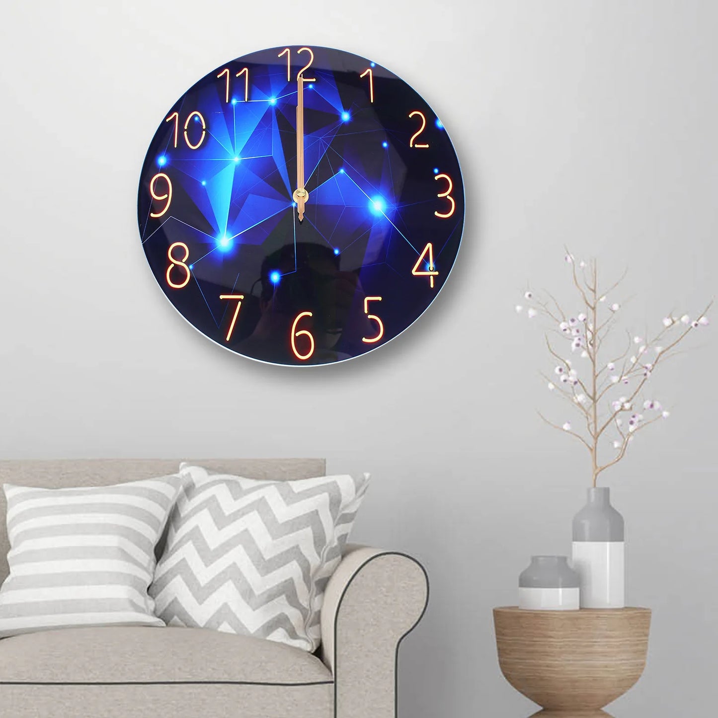 Hign-Concerned Modern Wall Clock Sleek Elegant Design